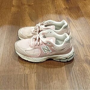 🔥 Bundle Deal! New Balance + Converse Sneakers Size 5.5 – Priced to Move!